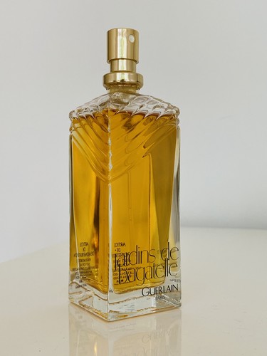 Parfum flakon aus sammlung - aus,